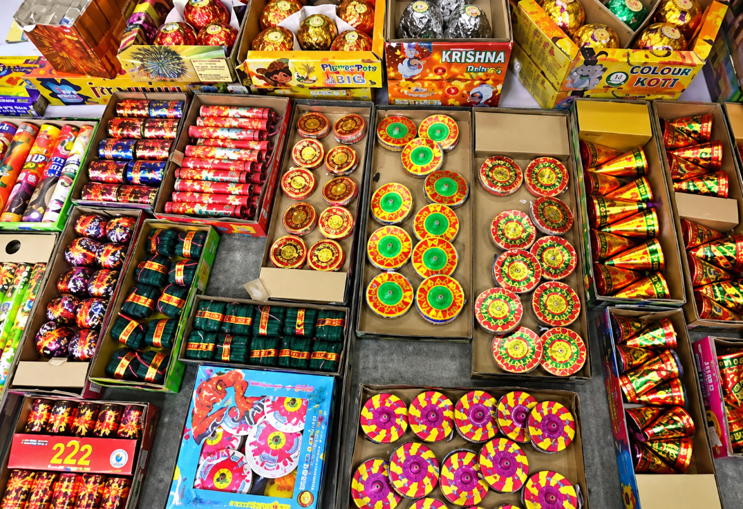 Action against firecracker shops violating safety norms
