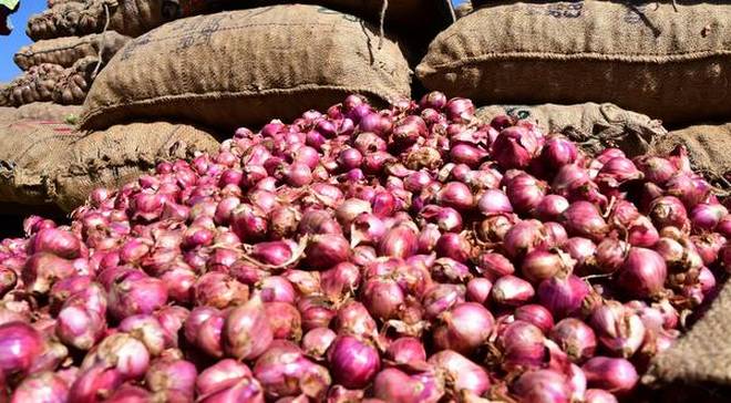 Onion prices surge at weekly market