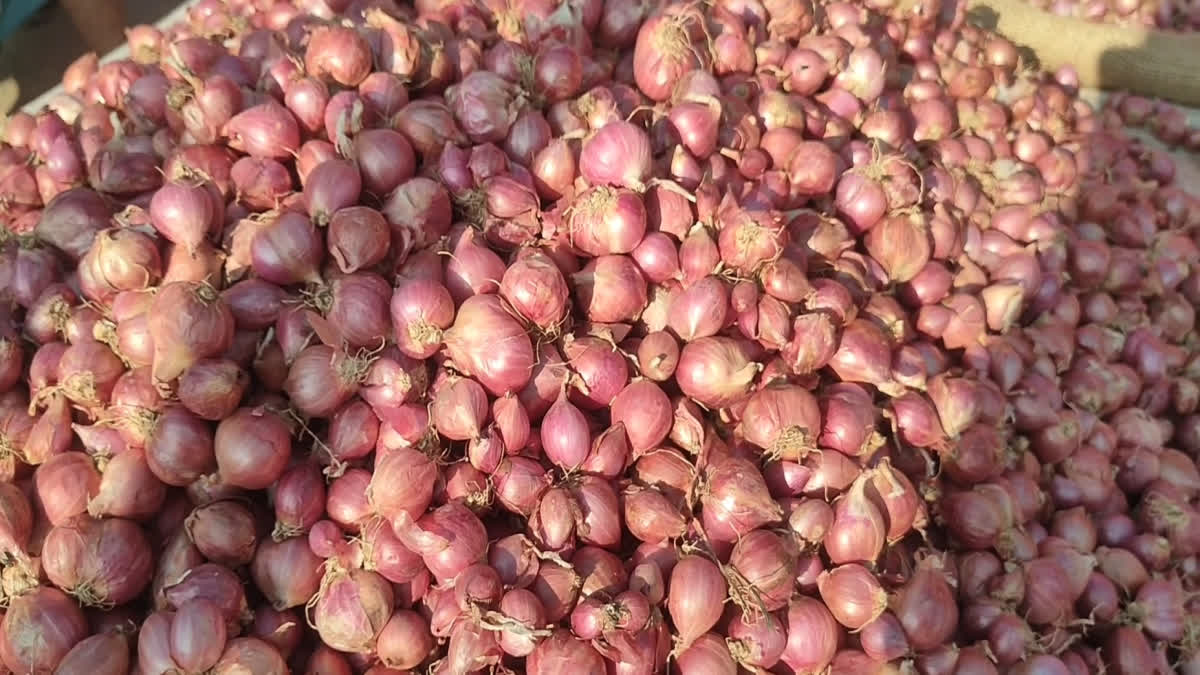 ரூ.160க்கு விற்பனையாகும் சின்ன வெங்காயம்: பொதுமக்கள் கவலை