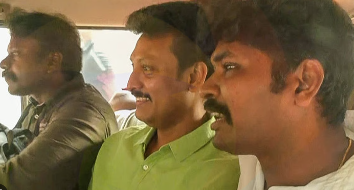 அன்பில் மகேஷை 5 நாள்கள் காவலில் எடுக்க மனு