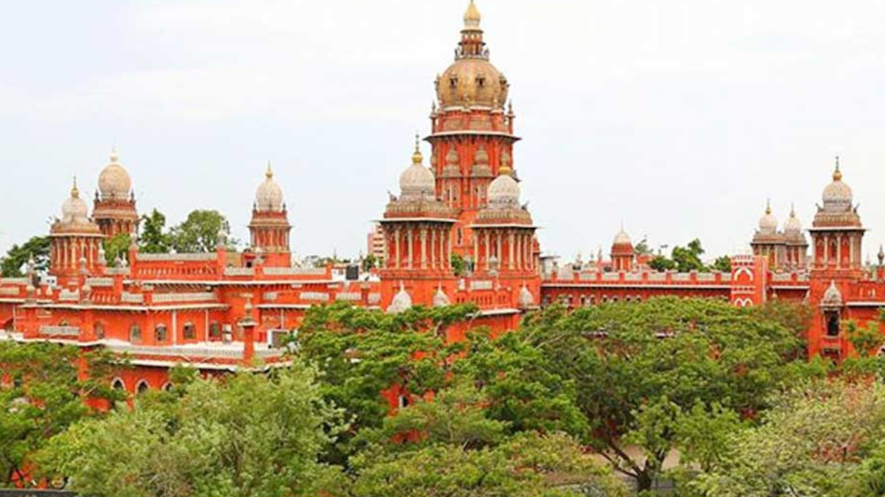வனப்பகுதியில் அன்னிய மரங்களை அகற்ற நவீன இயந்திரங்கள் - தமிழக அரசுக்கு உயர்நீதிமன்றம் பாராட்டு