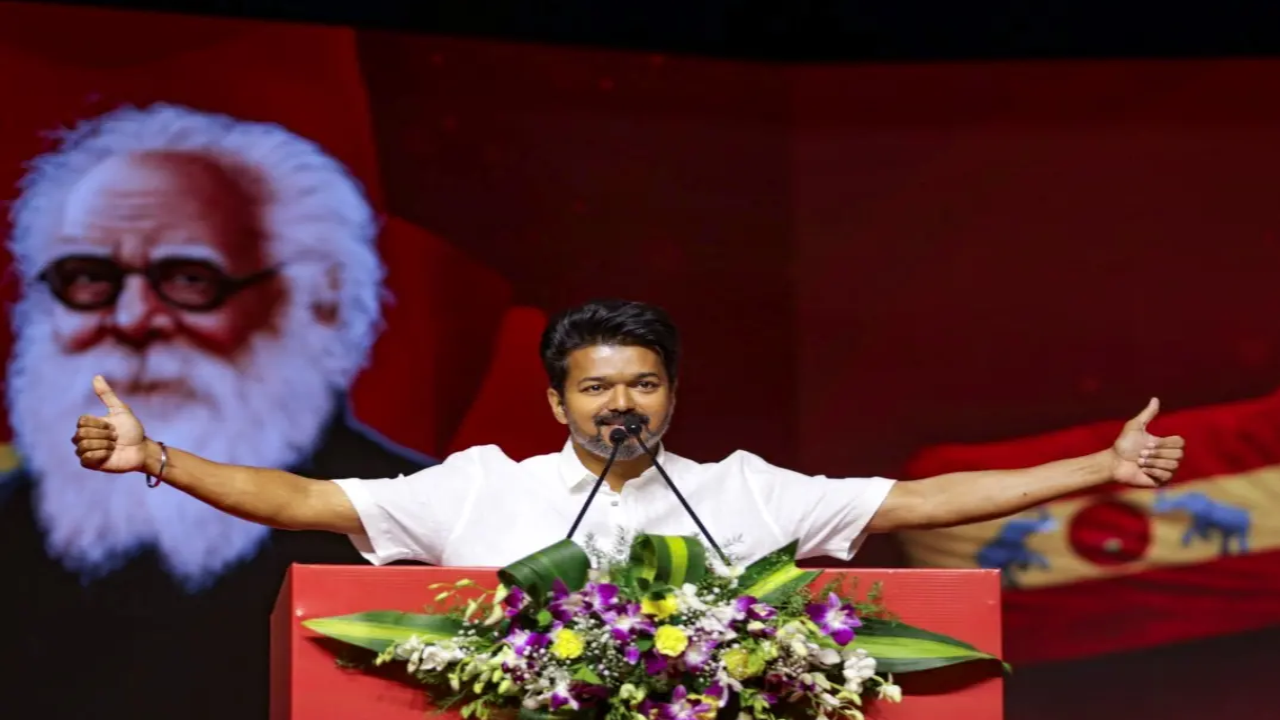 42 நாட்கள்... 38 மாவட்டங்கள்..! சூறாவளி சுற்றுப்பயணத்திற்கு ரெடியான விஜய்..! தவெகவினருக்கு பறந்த முக்கிய உத்தரவு..!