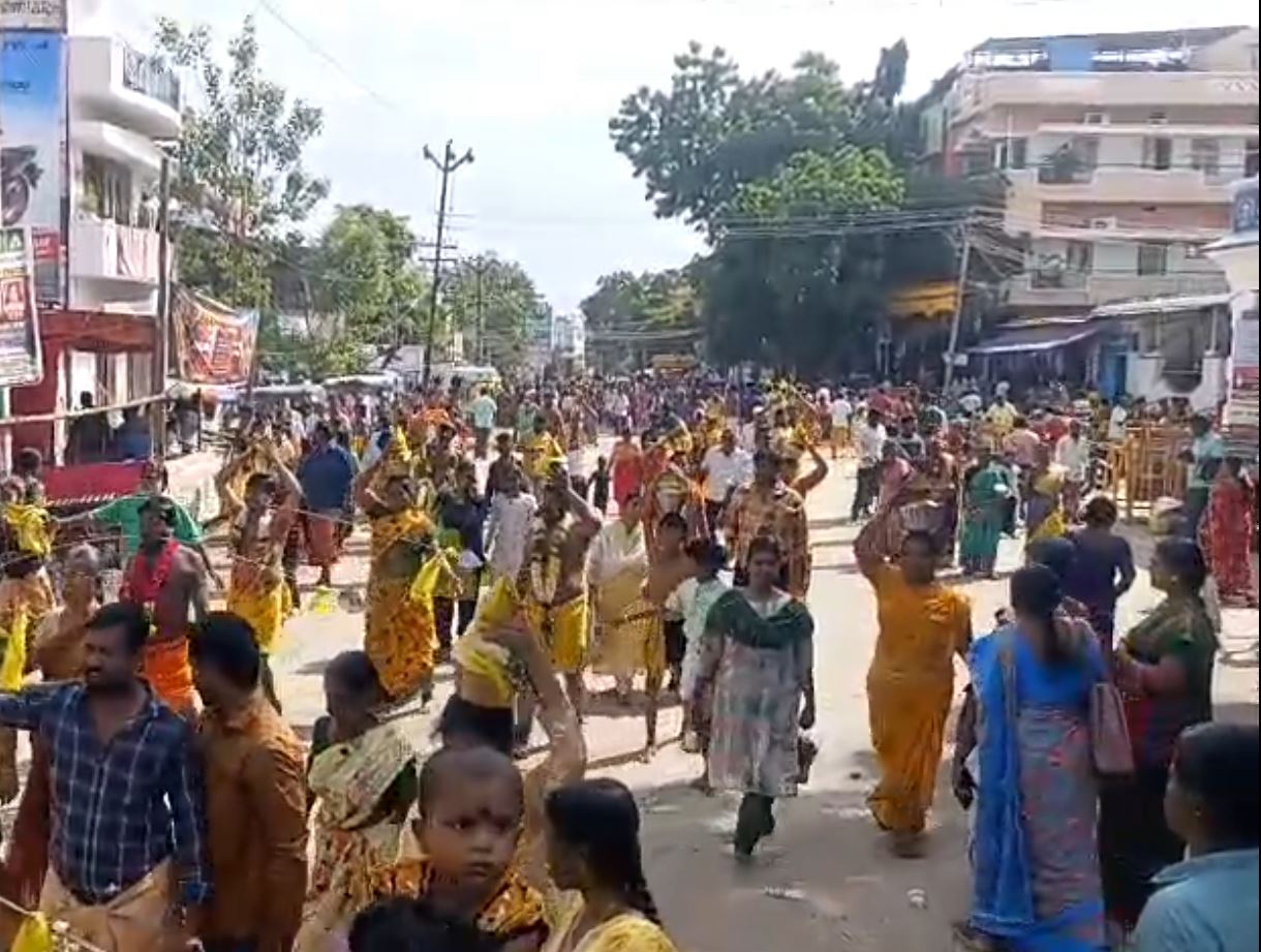 வைகாசி விசாகம்: திருப்பரங்குன்றத்தில் குவிந்த ஆயிரக்கணக்கான பக்தர்கள்