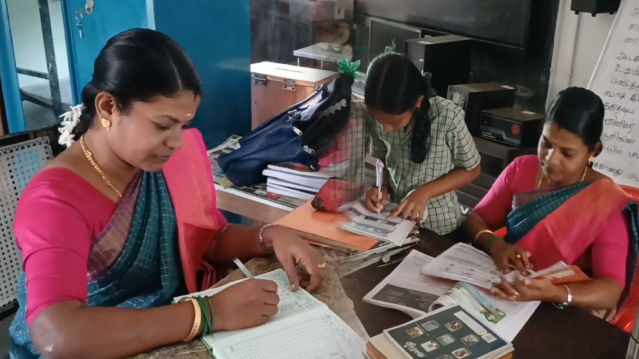 படித்த பள்ளியில் தலைமை ஆசிரியையாக பொறுப்பேற்பு…பழங்குடி பெண் அசத்தல்