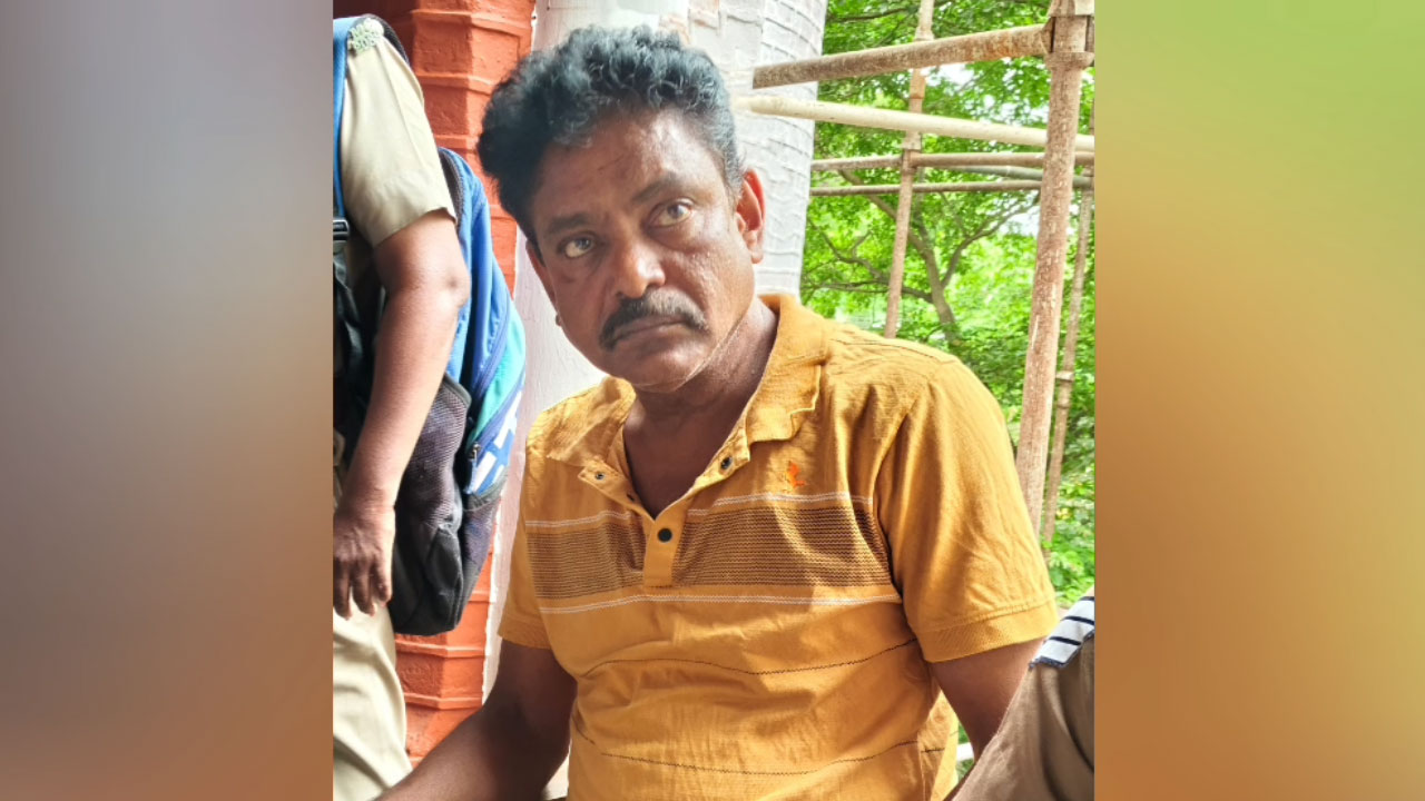  11ம் வகுப்பு மாணவிக்கு பாலியல் சீண்டல் – ஆசிரியர் போக்சோவில் கைது 