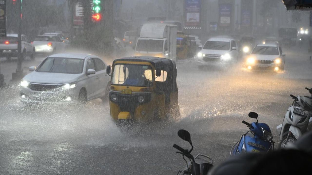 கொட்டித் தீர்க்கப்போகும் கனமழை.. 4 மாவட்டங்களுக்கு எச்சரிக்கை!