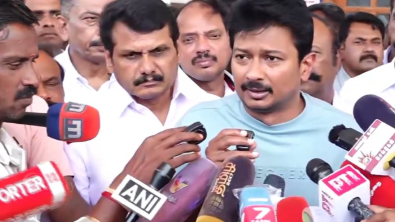 கரூர் துயரம்: பிரசார கூட்டத்துக்கு தலைவர்கள் குறித்த நேரத்தில் வரவேண்டும்- துணை முதல்வர் உதயநிதி
