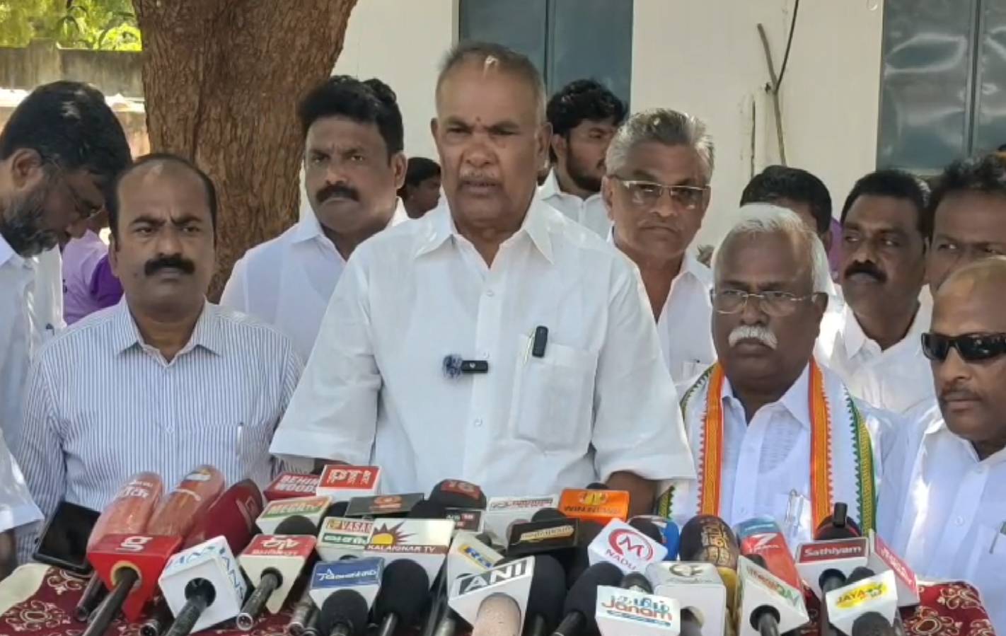கரூர் விவகாரம்: விஜய் தவறு செய்திருந்தால் நடவடிக்கை உறுதி - சபாநாயகர் அப்பாவு கடுமையான விமர்சனம்!