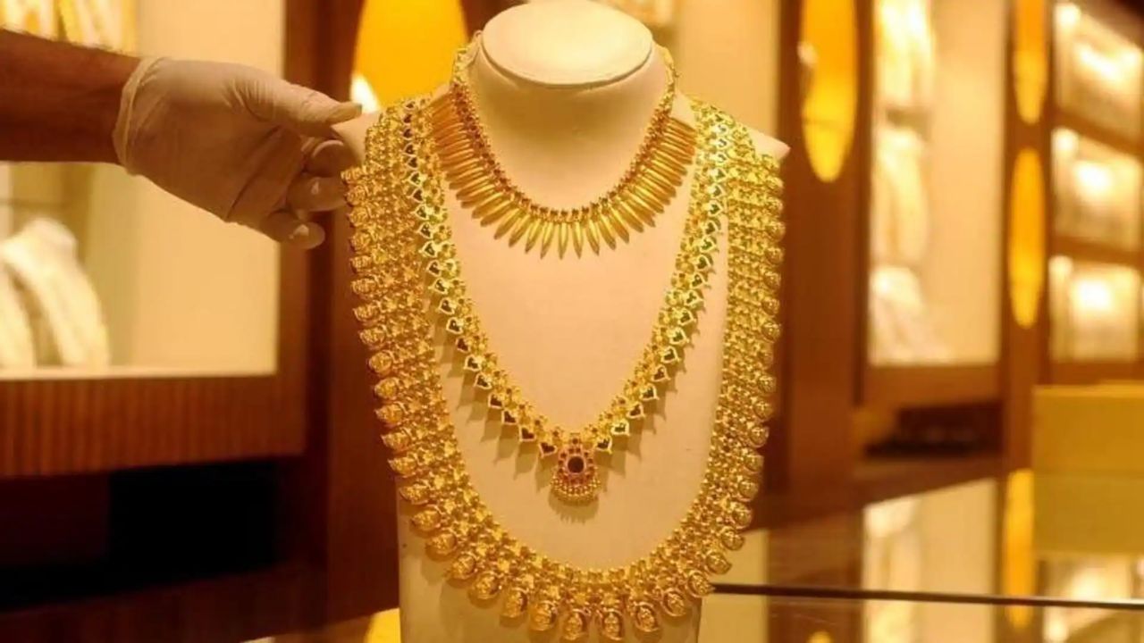 ரூ.90 ஆயிரத்தை நெருங்கும் தங்கம் விலை.. வாடிக்கையாளர்கள் அதிர்ச்சி!