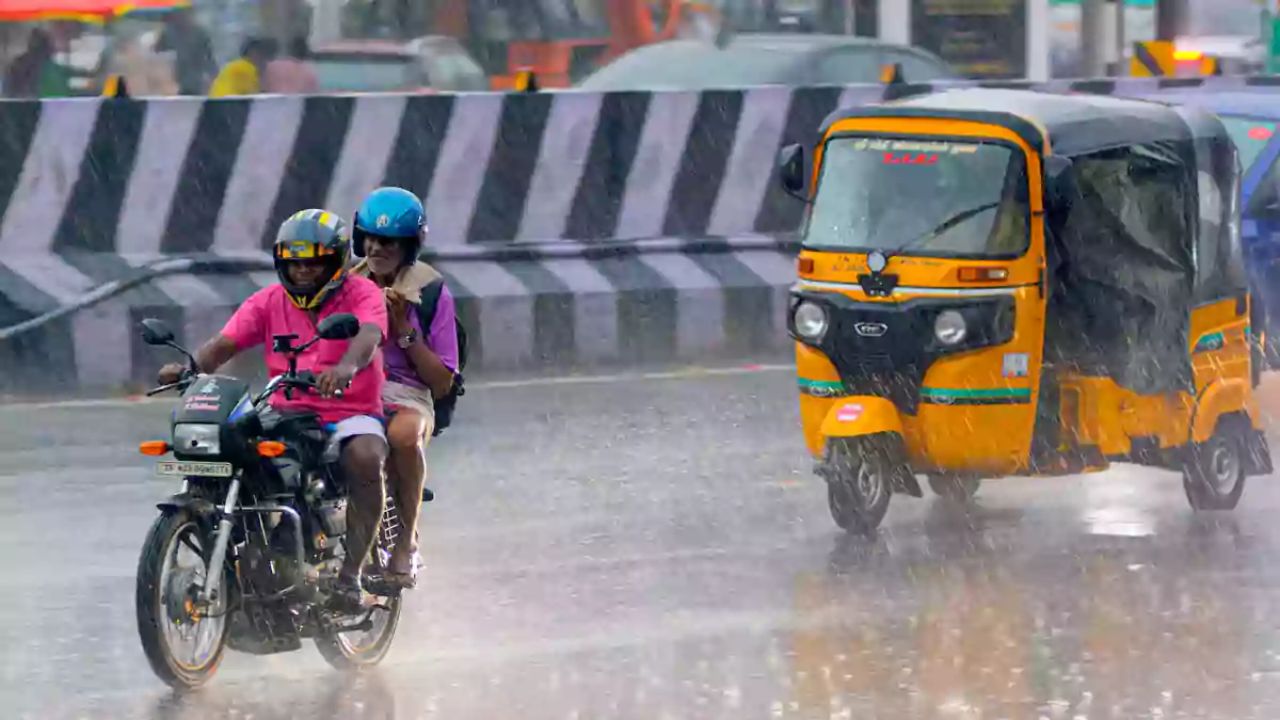 ஆந்திராவில் கரையை கடக்கும் புயல்.. 12 மாவட்டங்களுக்கு கனமழை எச்சரிக்கை!