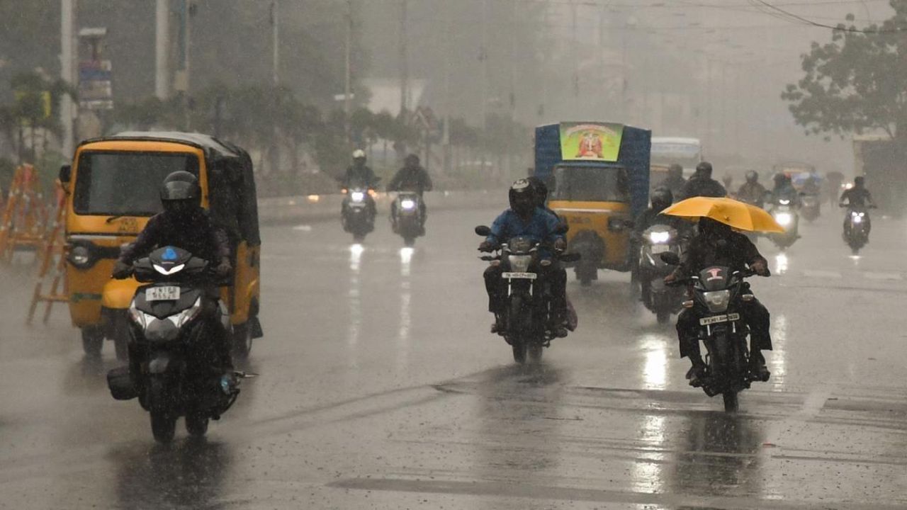 TN Weather: தமிழகத்தில் டிச.11 வரை மிதமான மழைக்கு வாய்ப்பு!