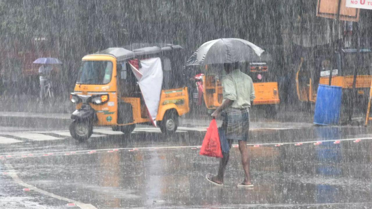 தென்தமிழகம் மற்றும் டெல்டா மாவட்டங்களில் மிதமான மழைக்கு வாய்ப்பு!