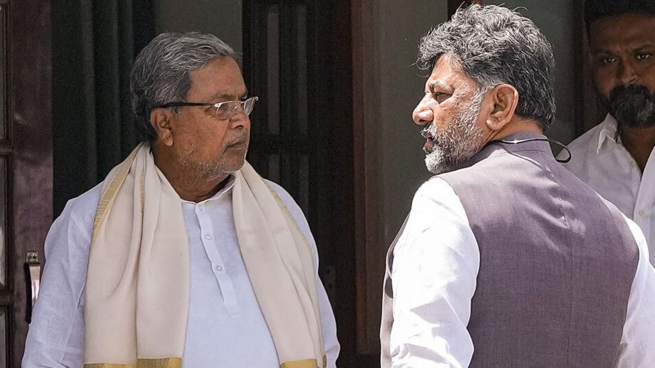கர்நாடக அரசியலில் திடீர் திருப்பம்: டி.கே. சிவக்குமார் ஜன.6-ஆம் தேதி முதல்வராகப் பதவியேற்பாரா?