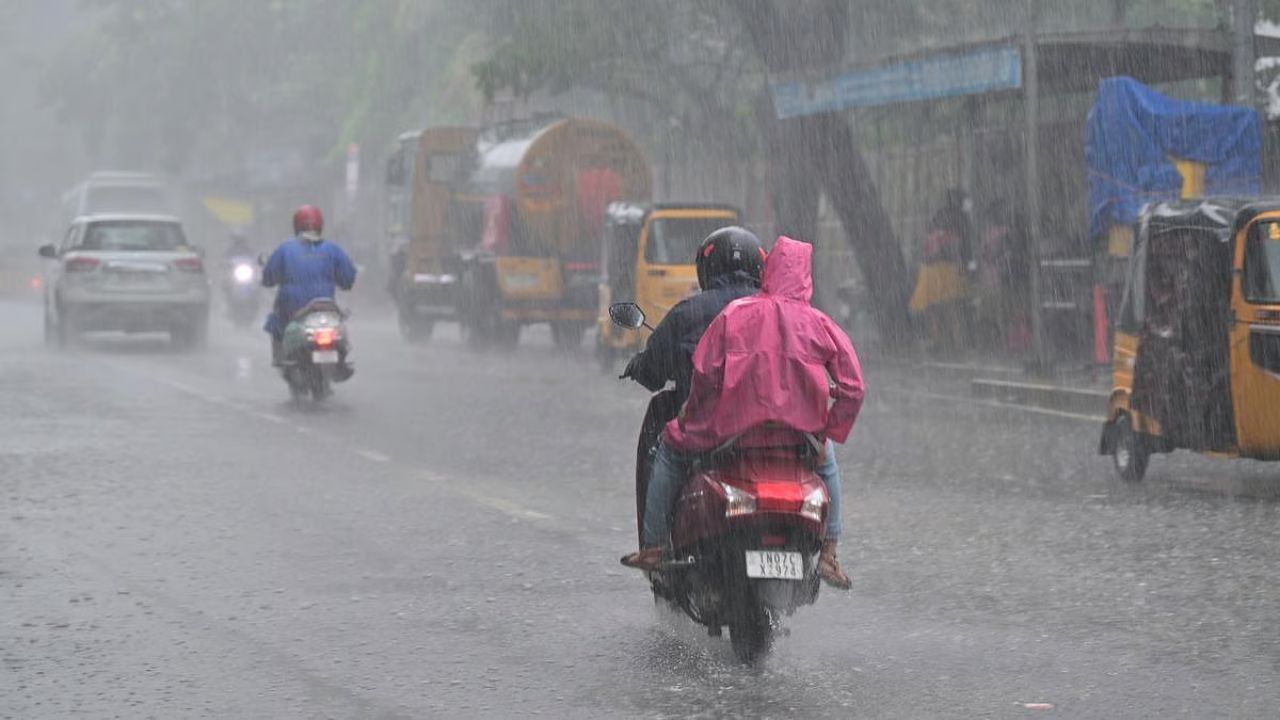TN Weather: தமிழகத்தில் அடுத்த இரு நாட்களுக்கு மிக கனமழை பெய்ய வாய்ப்பு!