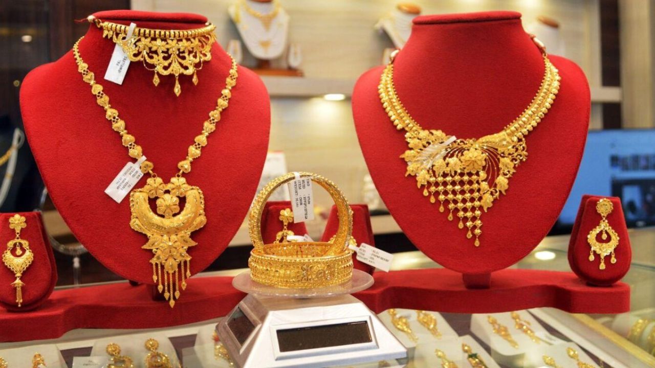 நகை பிரியர்களுக்கு ஷாக் நியூஸ்.. தங்கம் விலை கடும் உயர்வு!