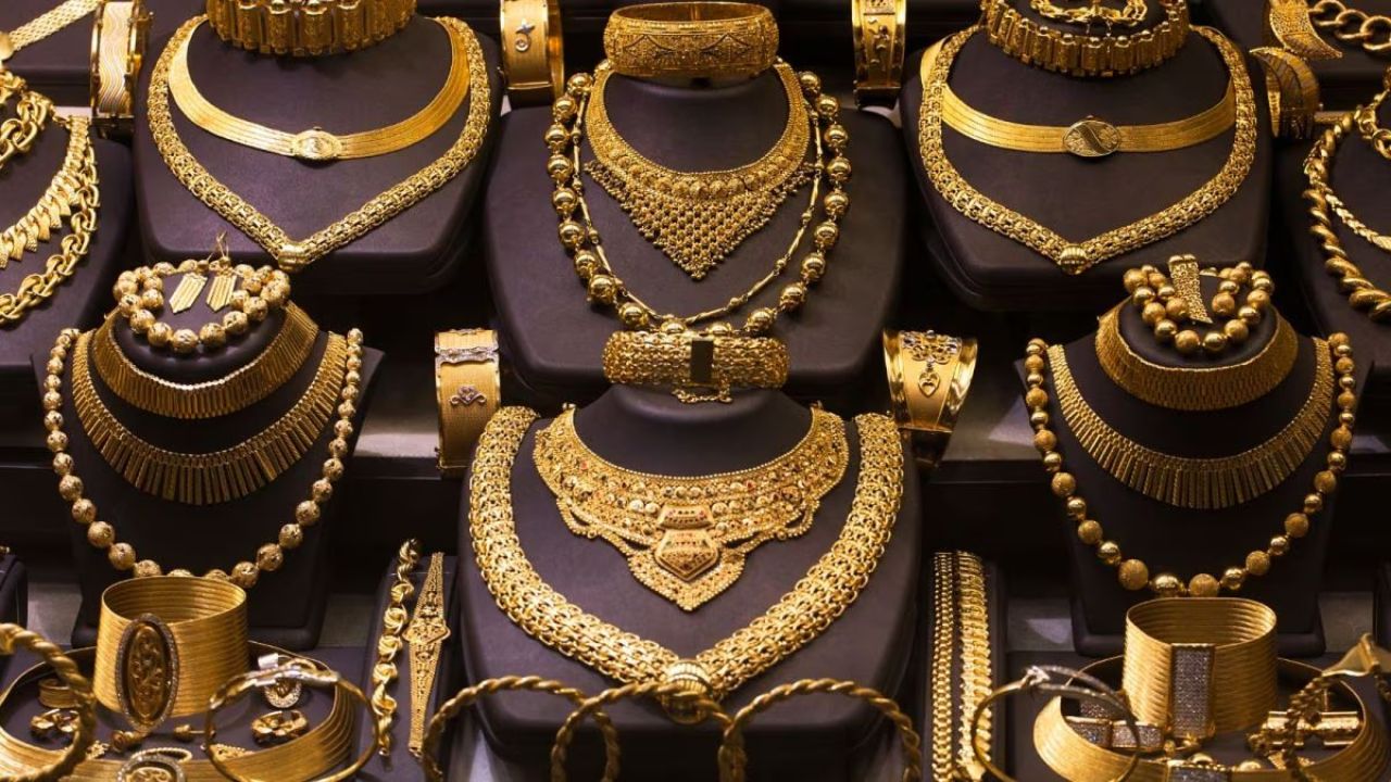 நகை பிரியர்களுக்கு அதிர்ச்சி.. தங்கம், வெள்ளி விலை மீண்டும் உயர்வு!