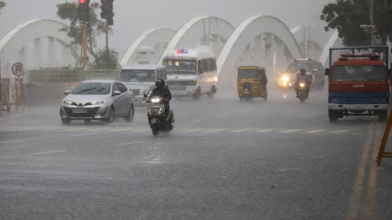 TN Weather: சென்னை, செங்கல்பட்டு உள்பட 12 மாவட்டங்களில் மழைக்கு வாய்ப்பு!
