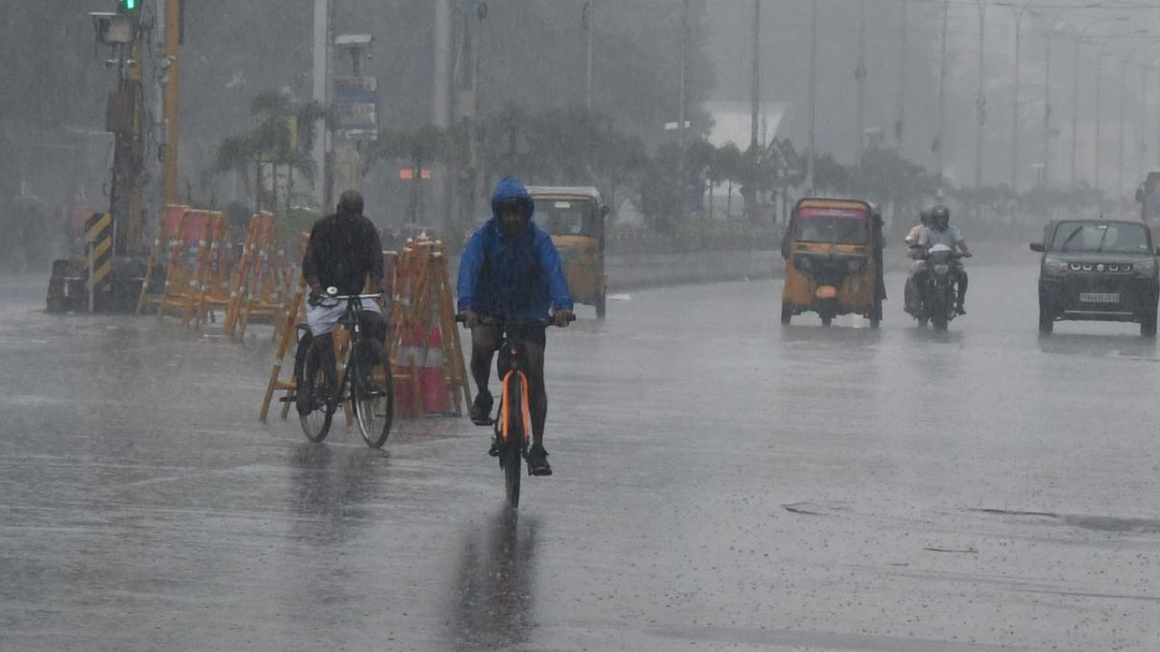 TN Weather: எந்தெந்த மாவட்டங்களில் இன்று மழை வெளுக்கும்.. வெளியான வானிலை அப்டேட்!