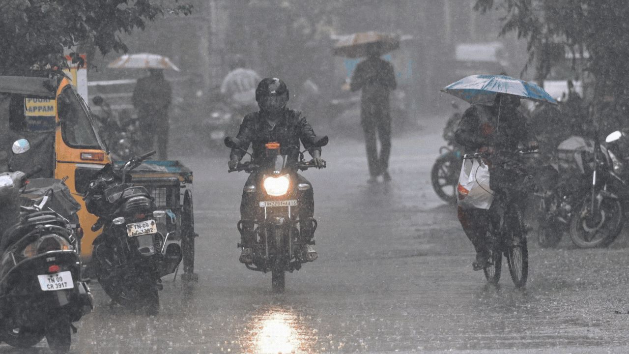 TN Weather: கொட்டி தீர்க்கப்போகும் கனமழை.. 4 மாவட்டங்களுக்கு எச்சரிக்கை!